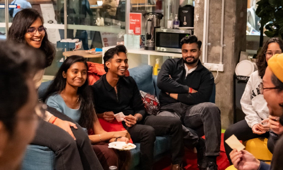 RMIT Kirrip volunteers and staff helping assist new international students